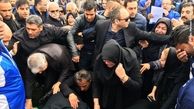  آخرین وداع خانواده با پدر استقلال/عکس