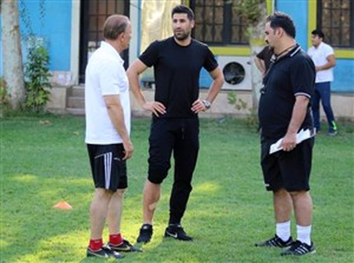 ابهام در حضور مدافع نفت برابر تراکتور