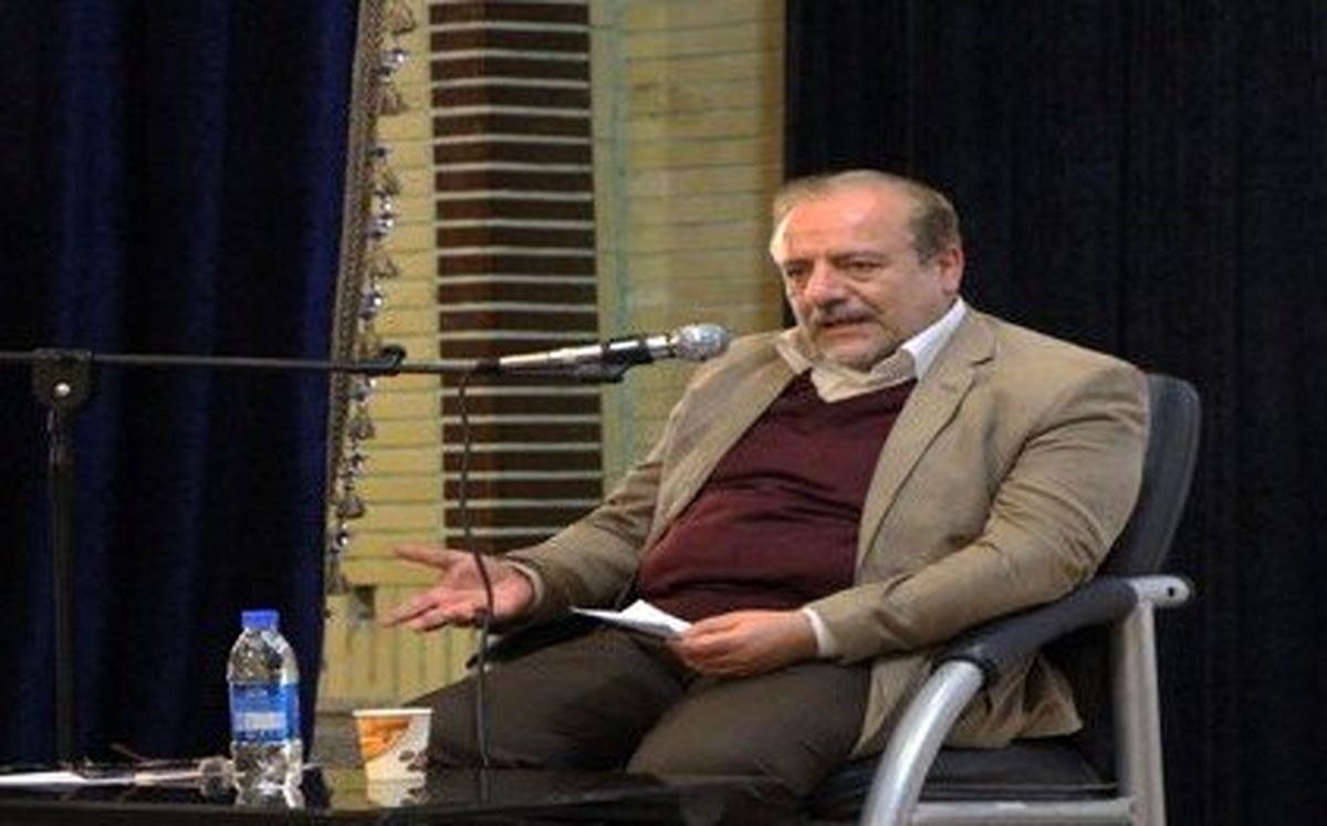 افراد غیرآکادمیک نباید در تصمیمات دانشگاه تاثیر بگذارند