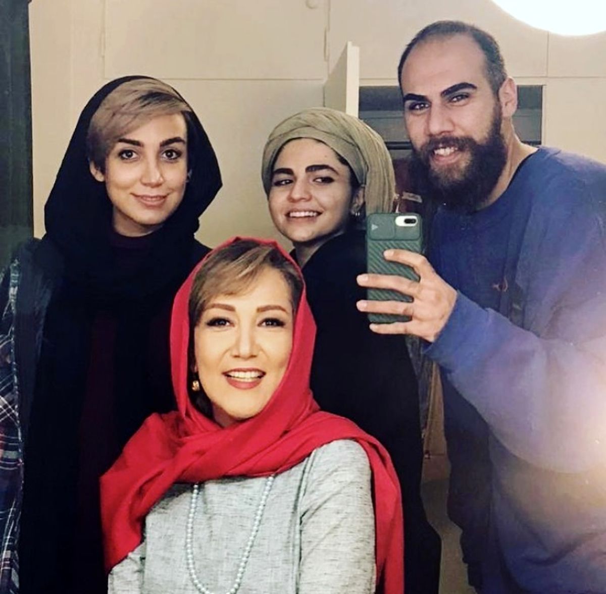 پانته آ بهرام و همکارانش + عکس