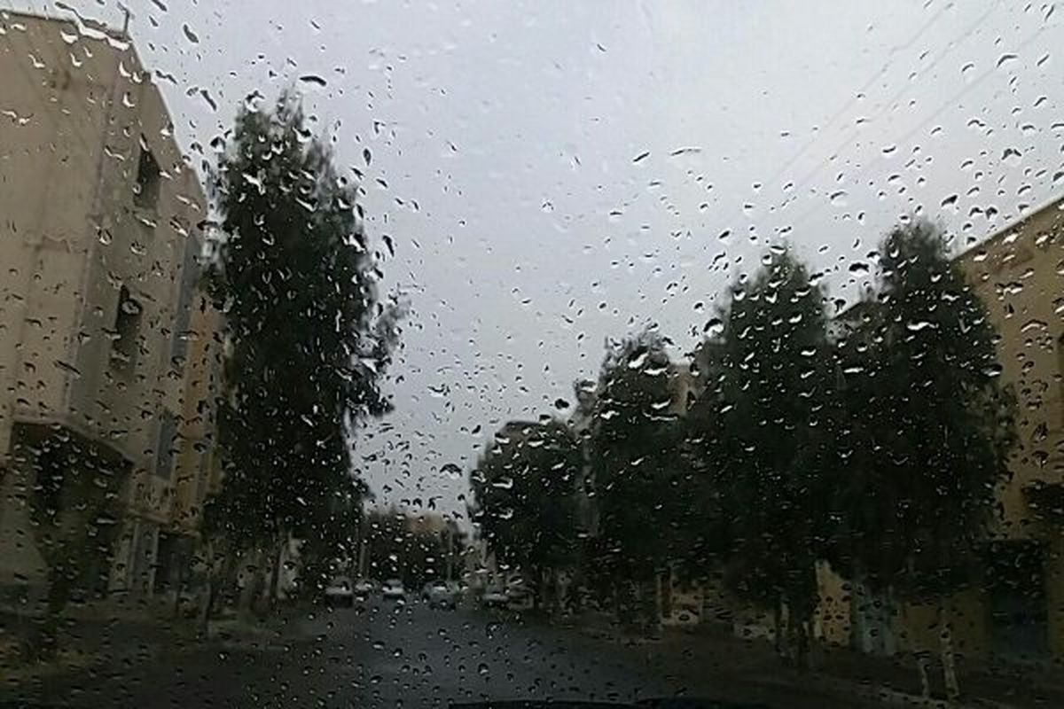 بارش باران و لغزندگی زمین در شمال کشور/ترافیک نیمه سنگین در کرج