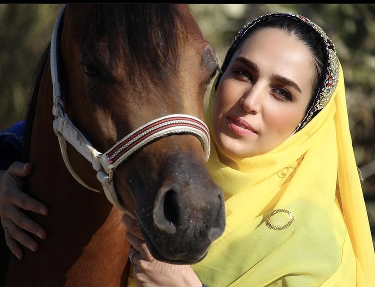 اسب زیبای خانم بازیگر + عکس