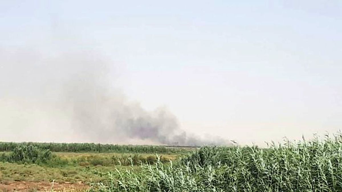 کاهش دید در اهواز به دلیل دود غلیظ از آتش سوزی هورالعظیم