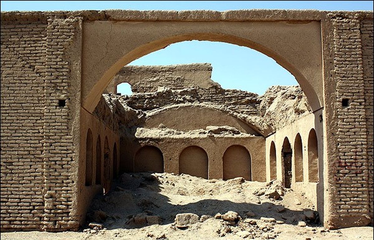 عمارت کوشک یزد و آثاری که در سکوت، آرام آرام می‌میرند