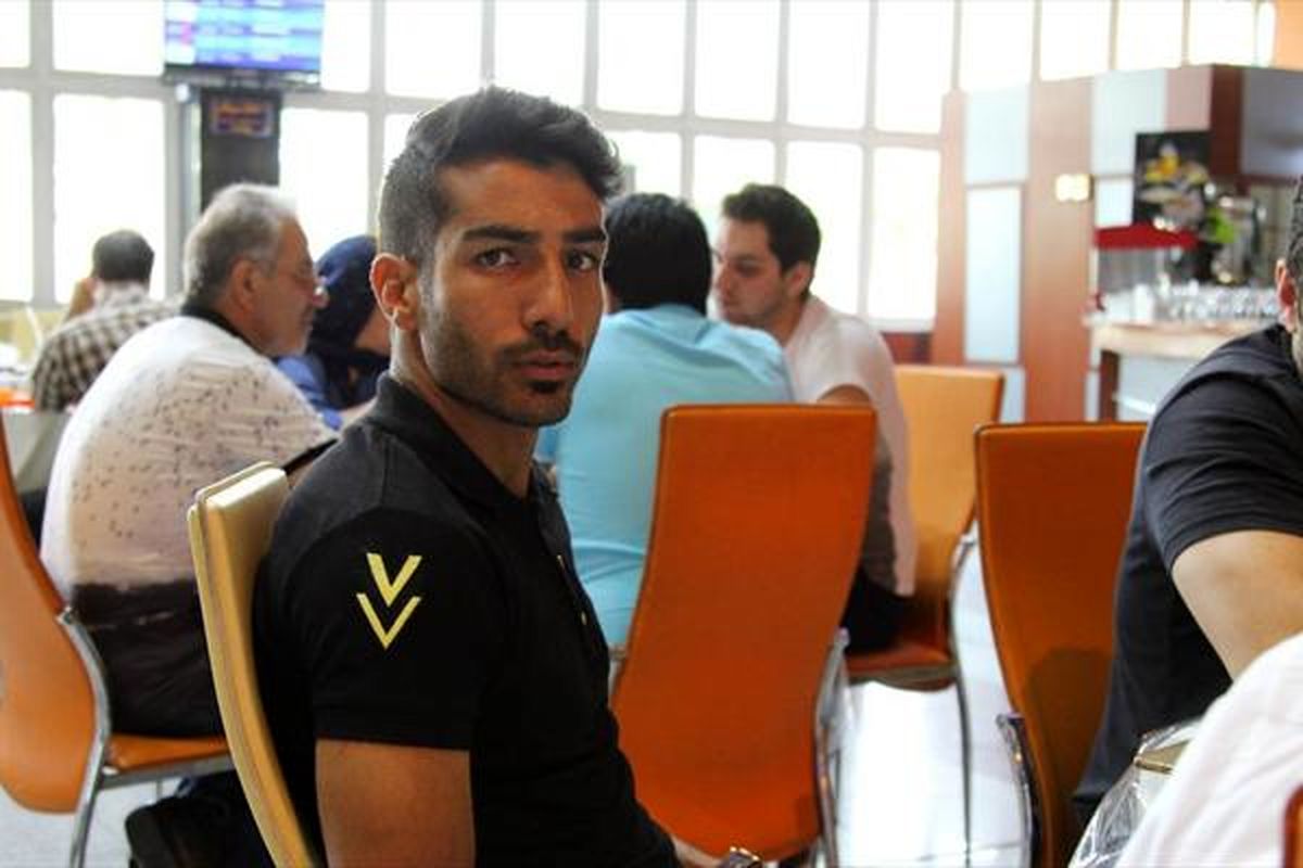 مدافع سرخ ها غایب بازی با الجزیره