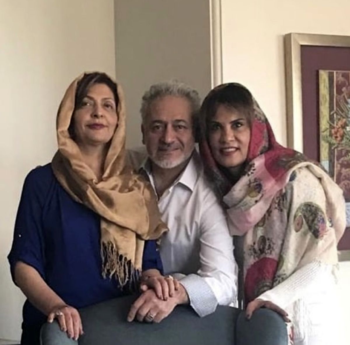 مجید مشیری در کنار همسر و خواهرش + عکس