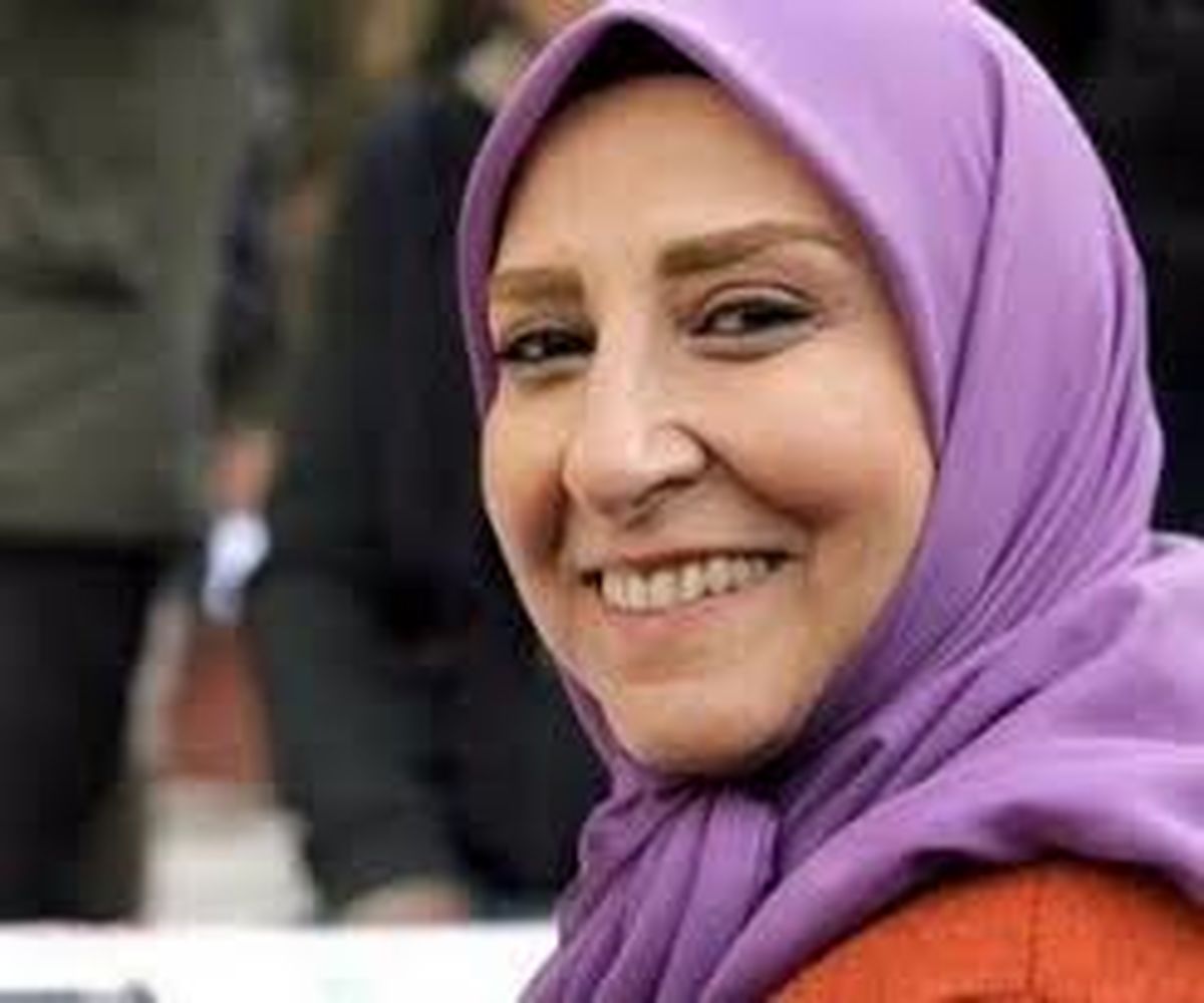 مرجانه گلچین با مانتوی چین چین