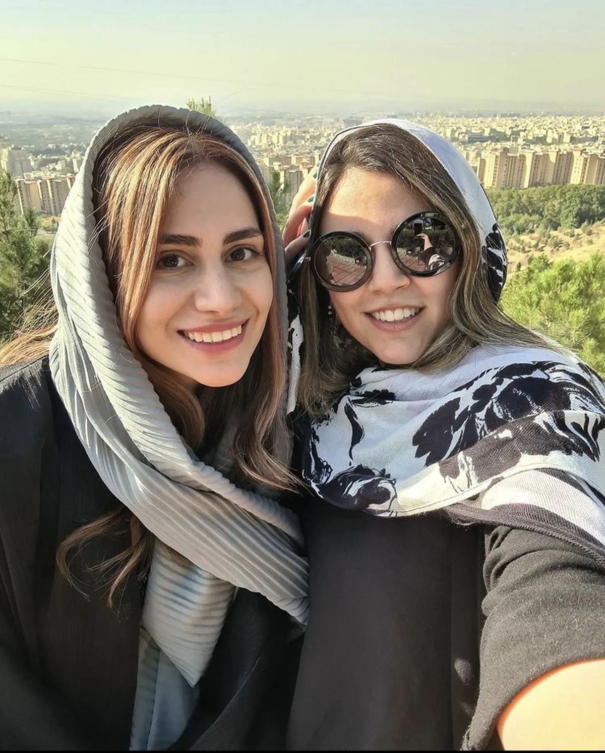 گشت و گذار ماهور الوند با دوستش + عکس