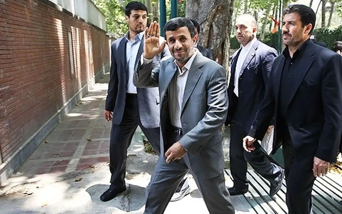 تشكيل «شوراي سياستگذاري» توسط محمود احمدي نژاد/ خودداري سه عضو كابينه دهم از حضور در شورا
