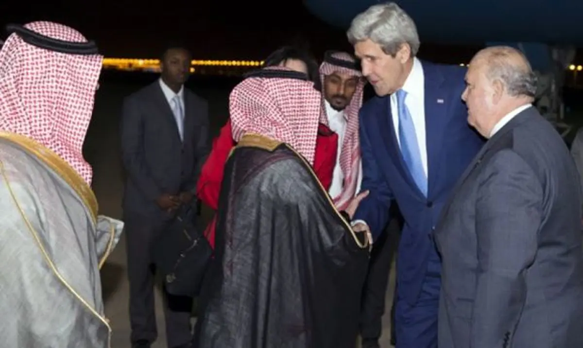 ترفند جدید تبلیغاتی نظام سلطه؛ احتمال بدل شدن ایران از دشمن به متحد آمریکا/مذاکره برای مذاکره یا قطع پای دشمن لای در