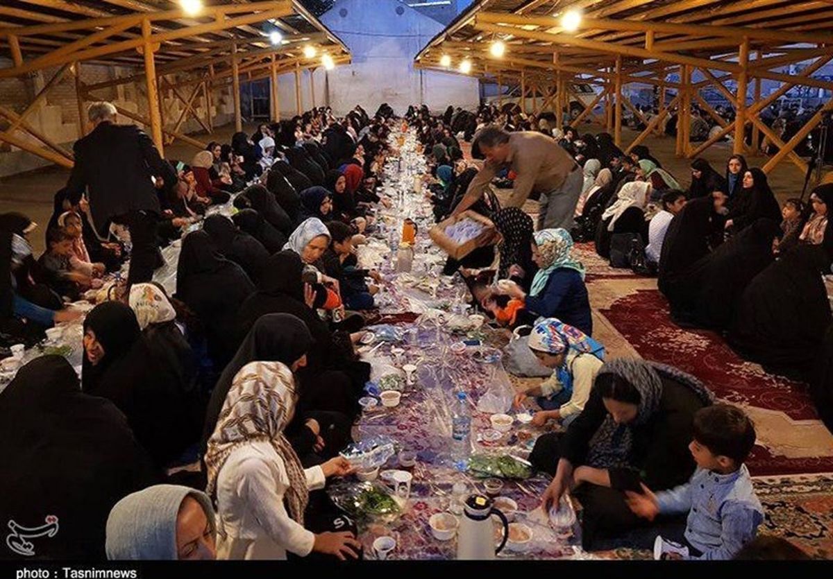  بر پایی ضیافت افطاری با حضور 500 نفر از ایتام در قزوین توسط کمیته امداد امام خمینی