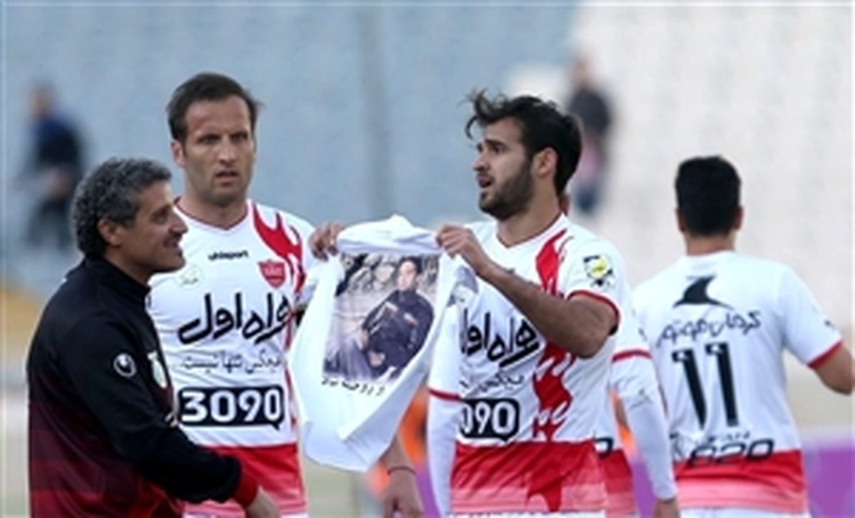 نوراللهی با پرسپولیس تمدید کرد