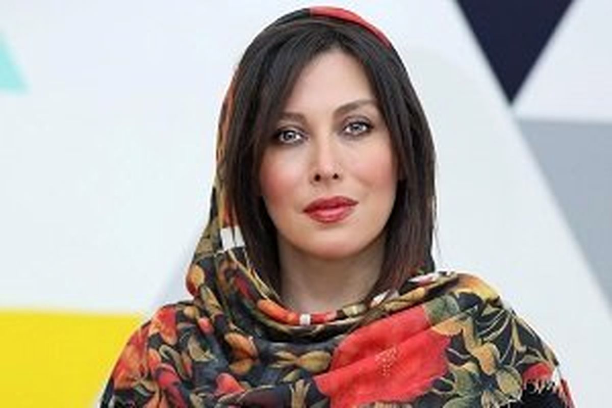 حمایت مهتاب کرامتی از فردوسی‌پور