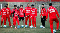 هندبال پرسپولیسی‌ها برای تمرین ضربه سر