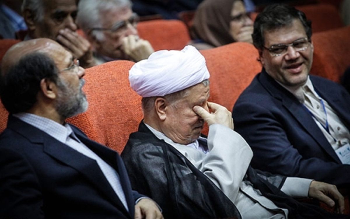 نقدي بر گزارش تحقيق و تفحص از دانشگاه آزاد/ چگونه دفتر هيئت امناي يك دانشگاه تبديل به مركز بده‌بستان اقتصادي شد؟