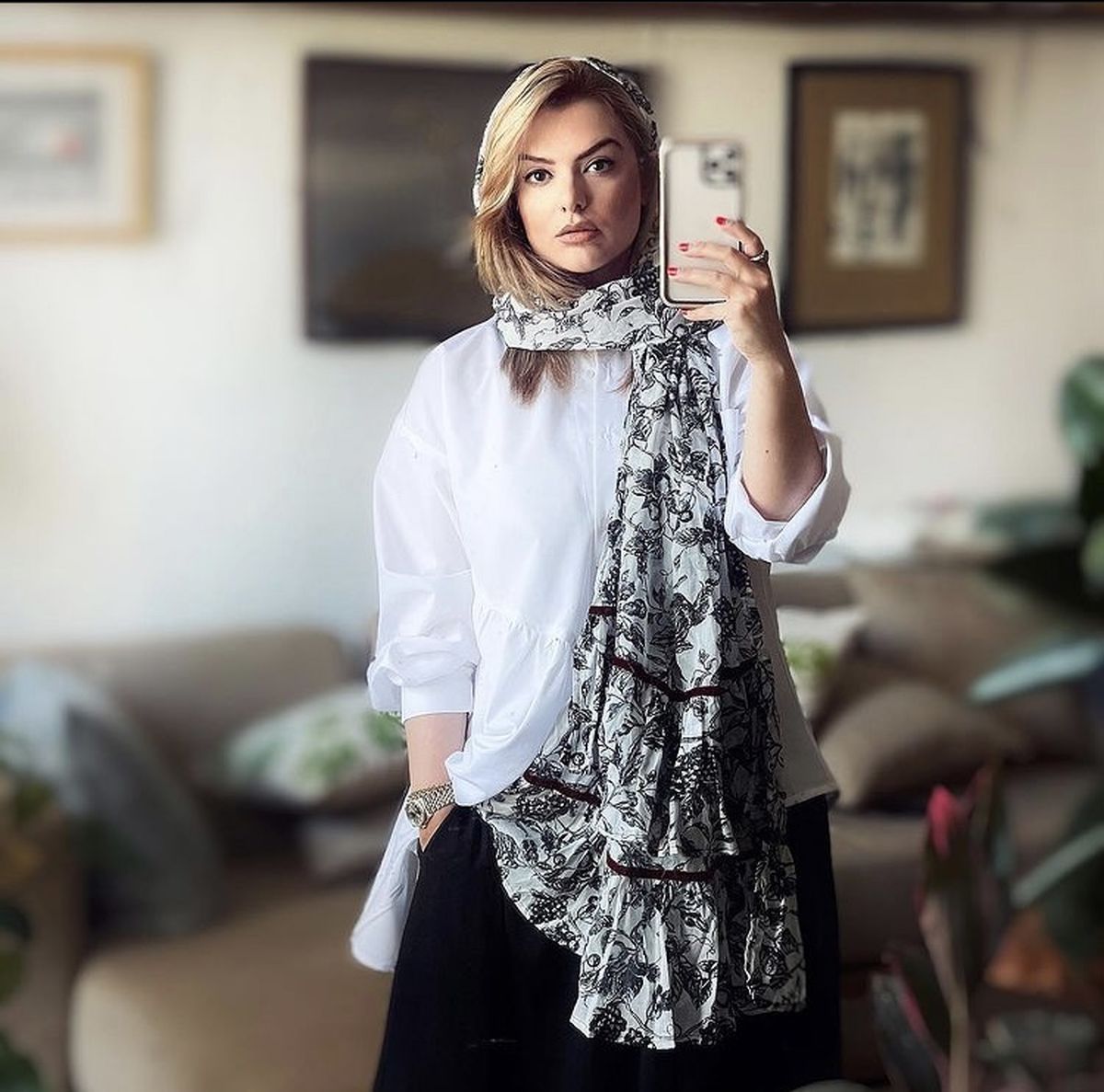 دنیا مدنی در خانه زیبایش + عکس