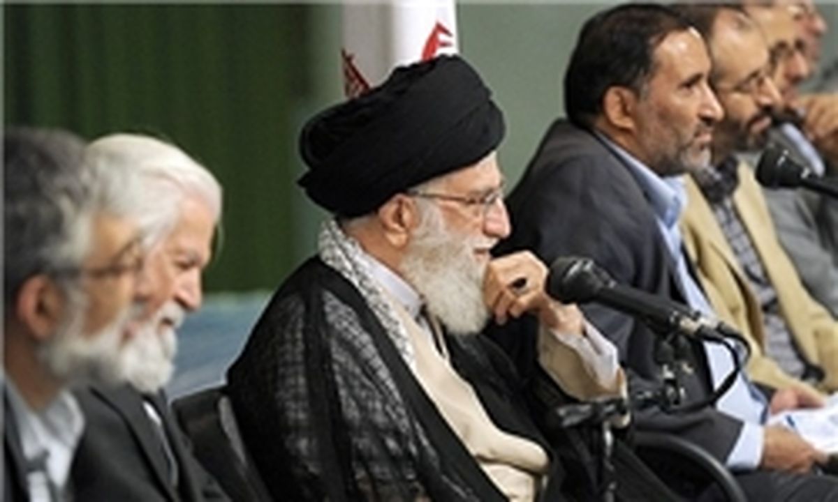  شعری که رهبر انقلاب در دیدار شاعران خواندند/ فیلم