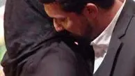 بوسه حامد بهداد بر شانه مادرش + عکس