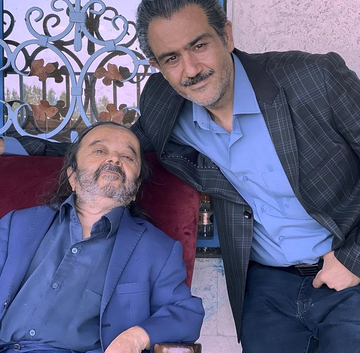 مهران غفوریان با گریمی متفاوت در کنار اسدالله یکتا + عکس