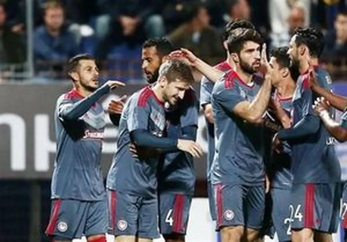 محاصره رختکن تیم کریم توسط پلیس +تصاویر