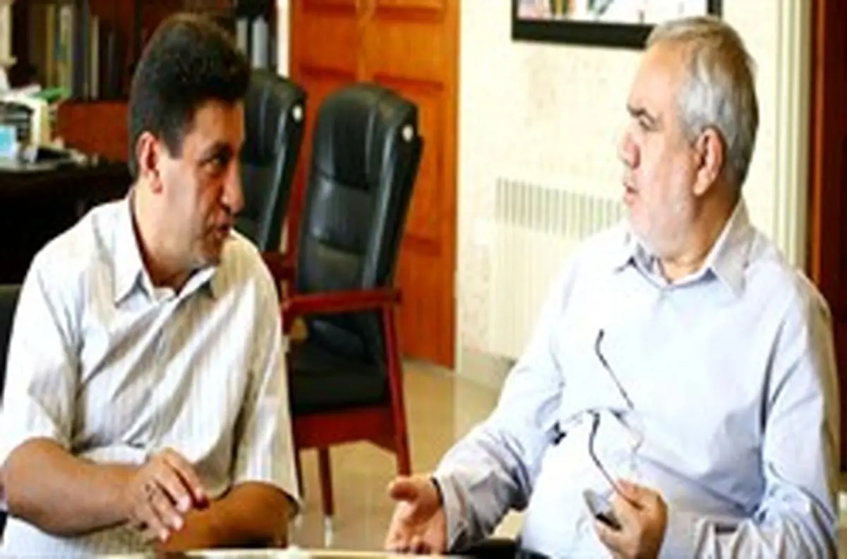 جنگ مدیرعامل و سرمربی علنی شد