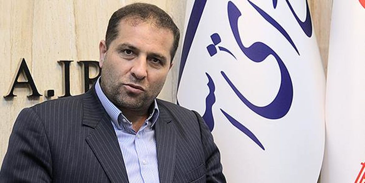 مشکلات کنونی کشور، به دلیل عدم هماهنگی تیم اقتصادی دولت است