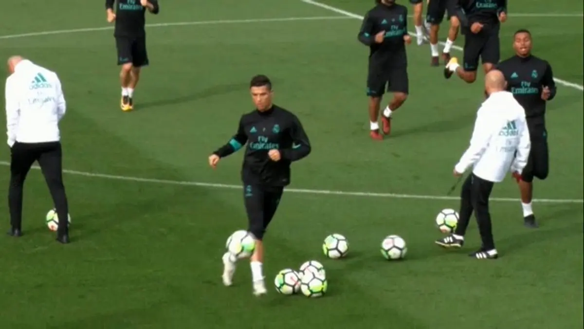 واکنش جالب بازیکن مشهور به شایعه تنفرش از خبرنگاران!/عکس