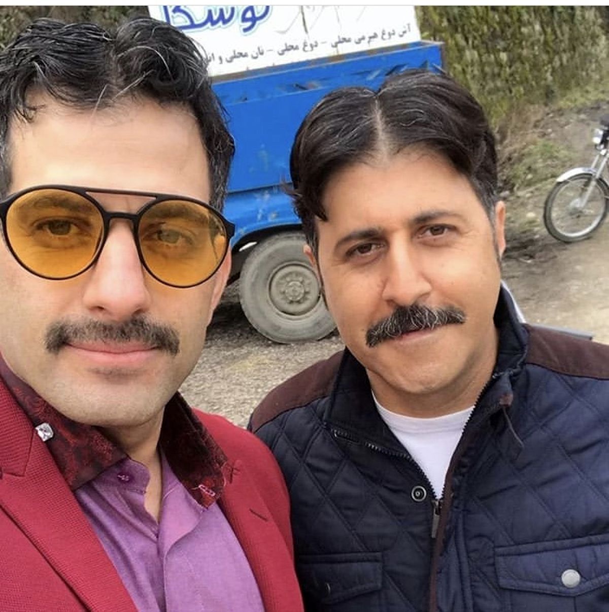 آقا رحمت در کنار بدلکارش + عکس