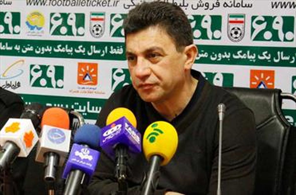 قلعه نویی: مجبوریم تغییر کنیم!