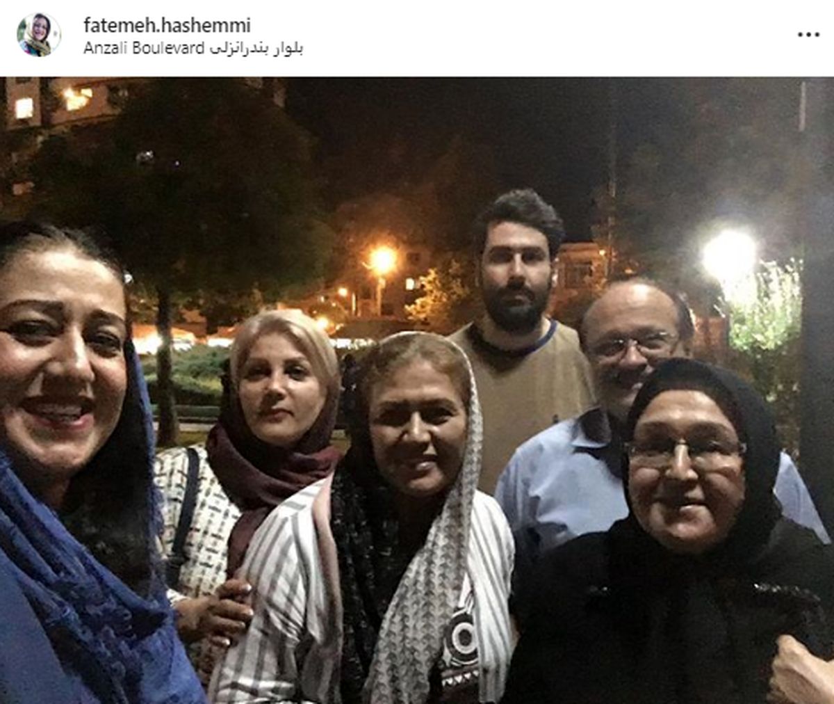 گردش بازیگر طنز مهران مدیری و خانواده در پارک