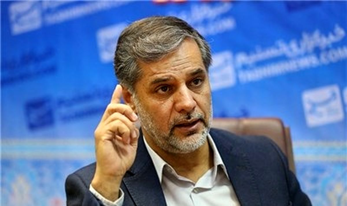 حرکت بسیج شهرداری تهران در نصب بنرهای عنایت آمریکایی قابل تقدیر است