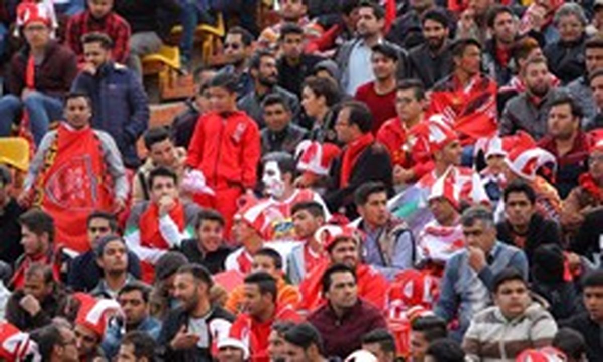 جشن خیابانی هواداران پرسپولیس با پرچم پارس جنوبی