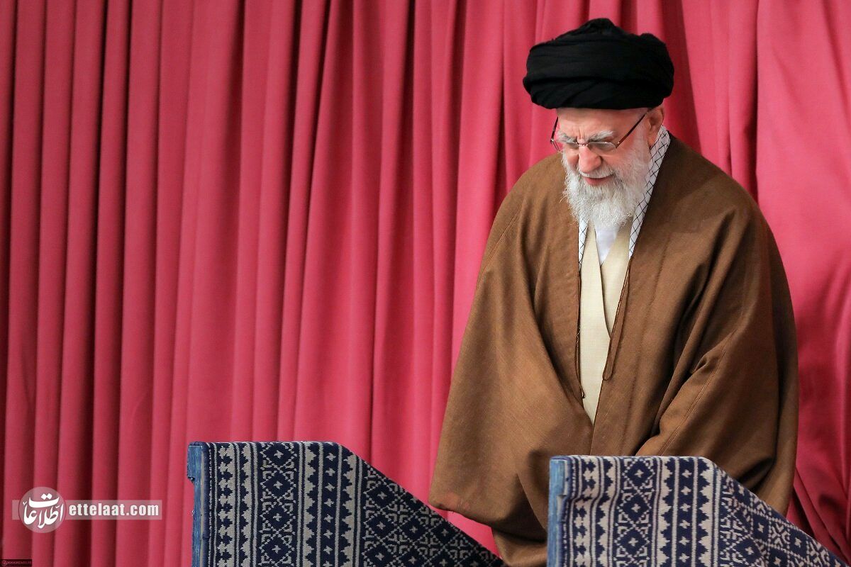 تفاوت عجیب دکور بیت رهبری برای دیدار با بانوان + عکس