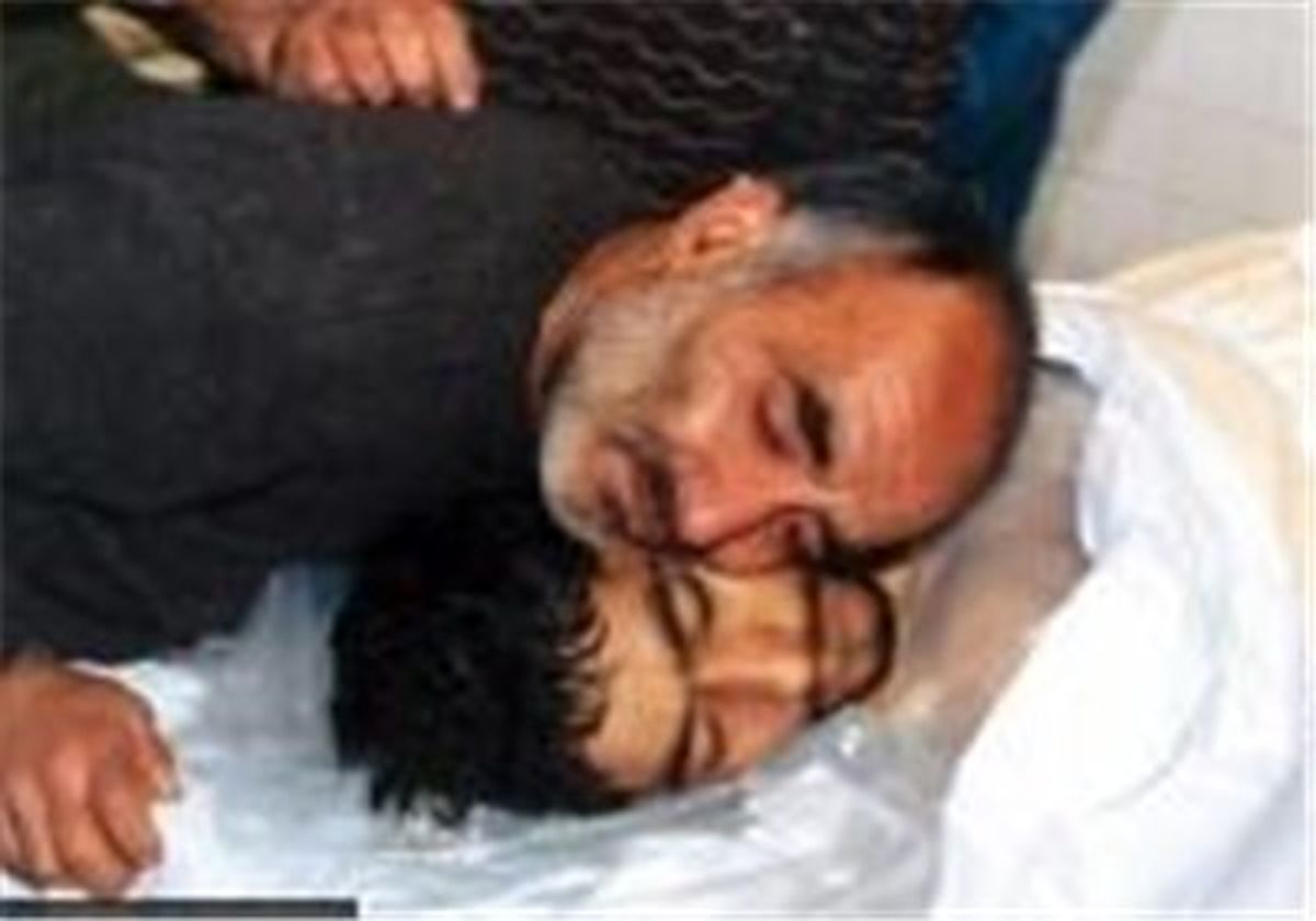 خم گشته است قد پدرها دوتا دوتا
