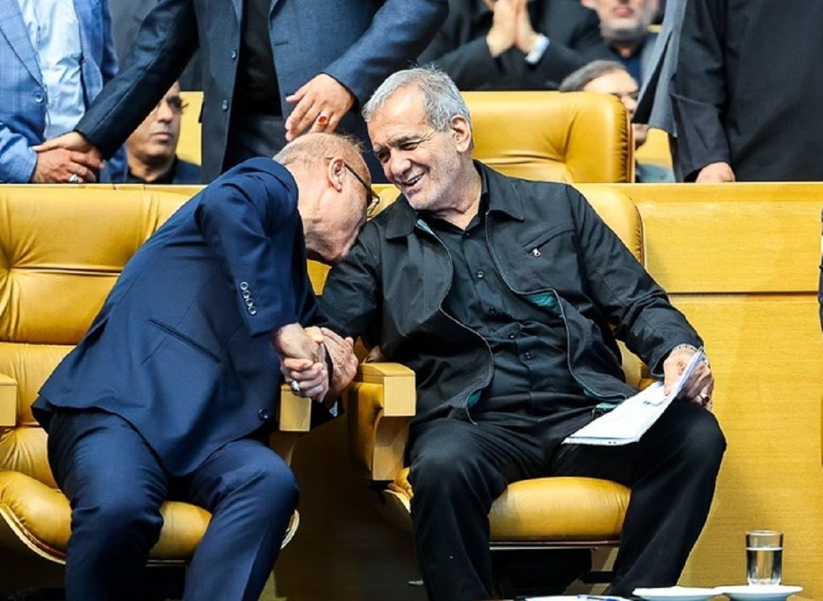 خوش و بش قالیباف و پزشکیان در مجلس + عکس