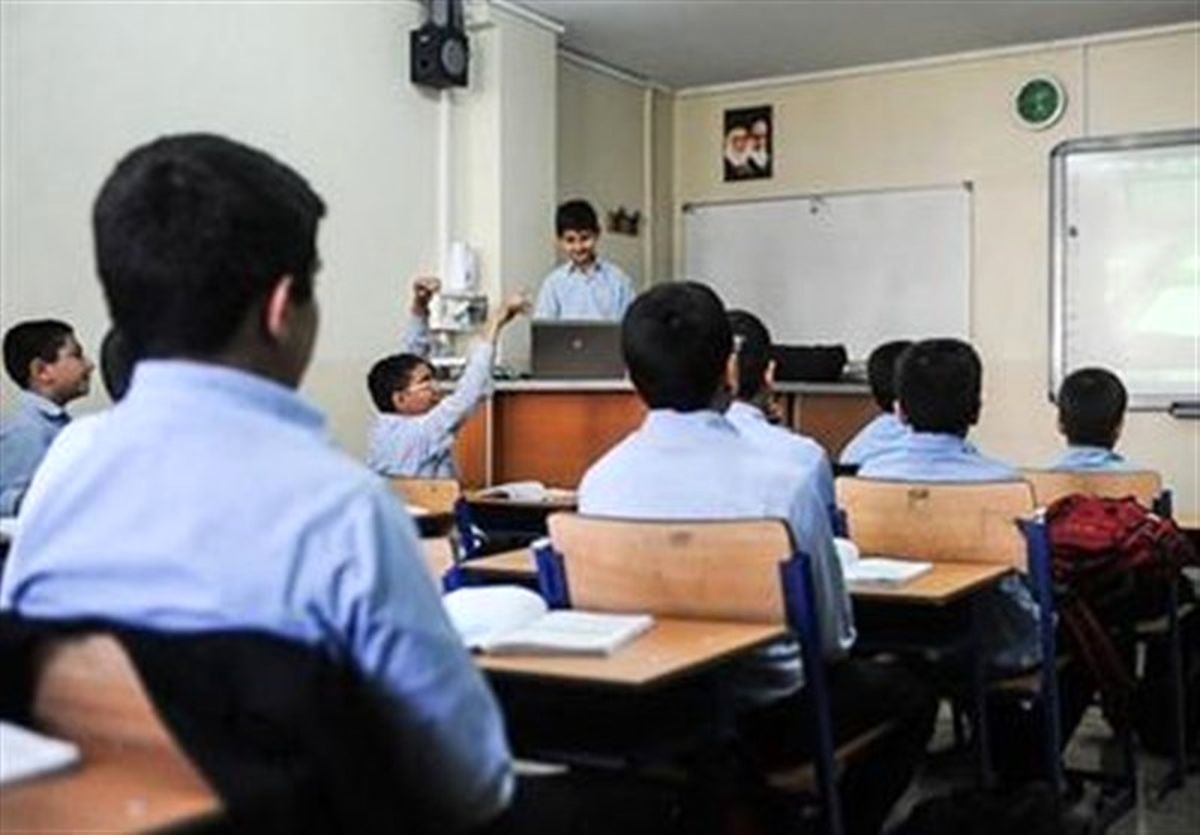 بازگشایی مدارس از 15 آذر ماه تکذیب شد