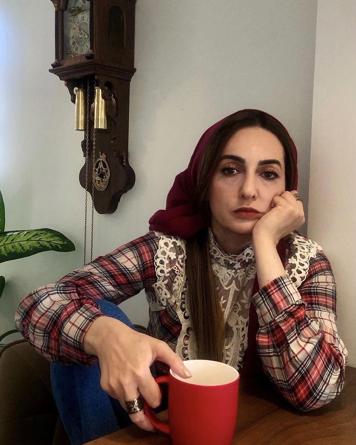 شقایق دهقان در خانه اش + عکس
