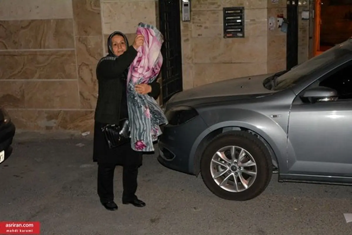 خروج مردم تهران از منازل پس از زلزله (عکس)