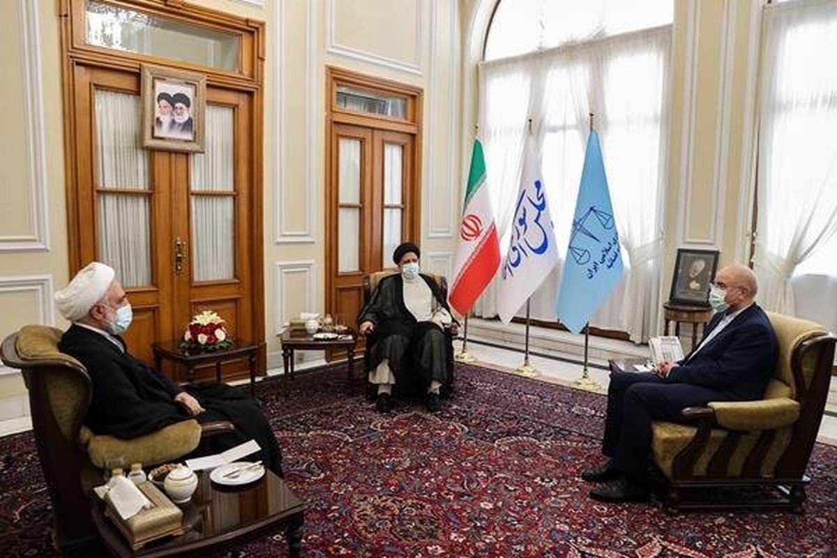 تأکید سران قوا بر راه‌اندازی سریع‌ استفاده از کالابرگ الکترونیکی