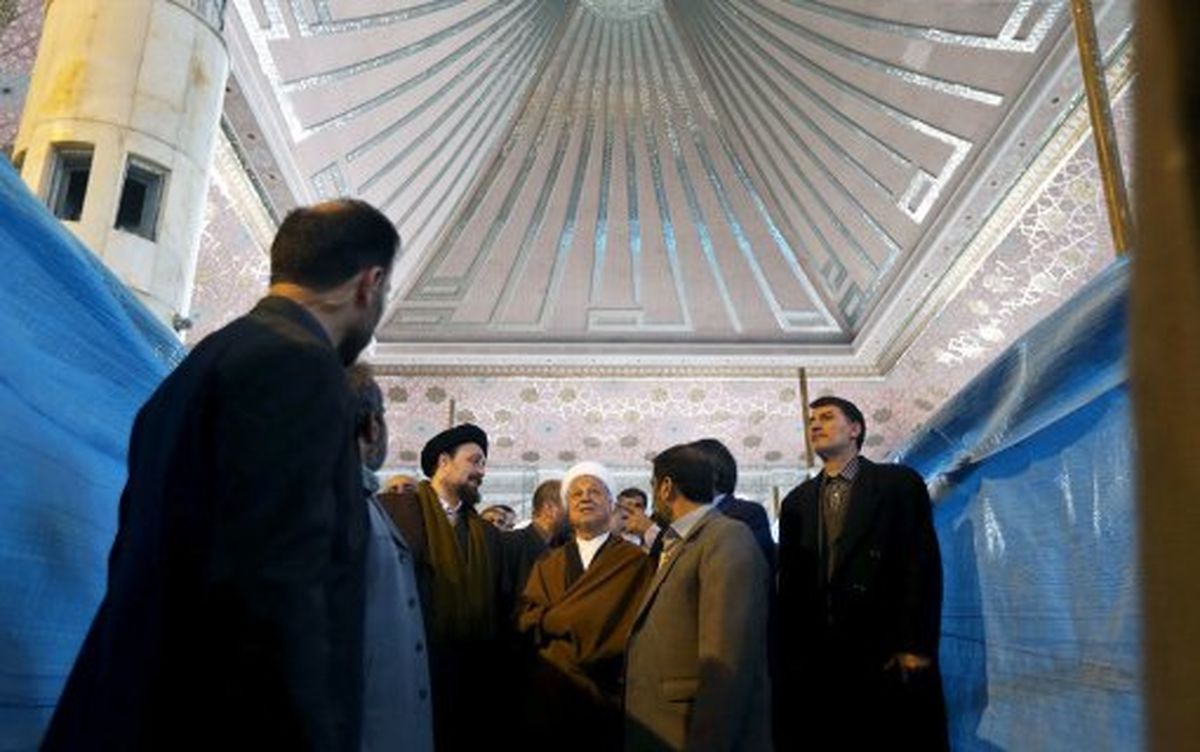 صحن ها و مزار جديد امام راحل در جهت منحرف کردن افکار عمومی/ امام را یک عنصر تاریخی شده مي خواهند؟