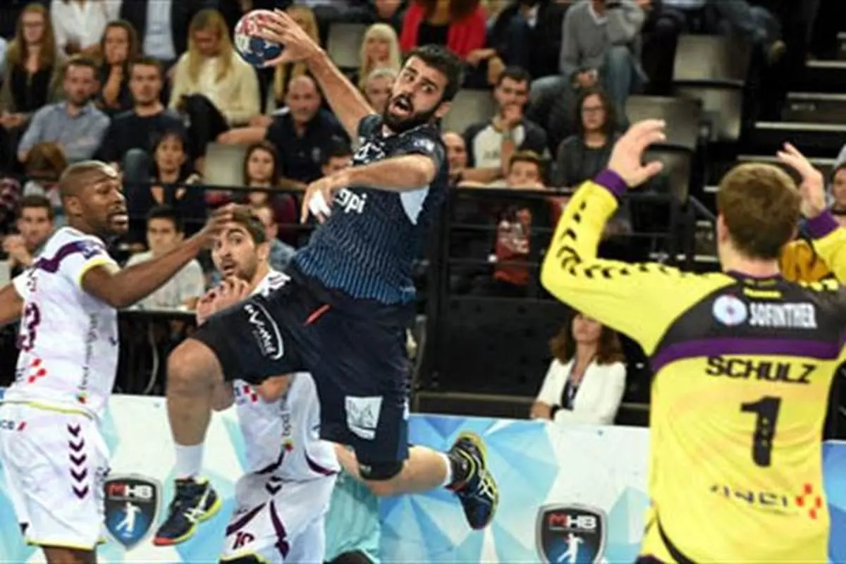 چوب کبریت از سرمربی تیم ملی بیشتر می فهمد!