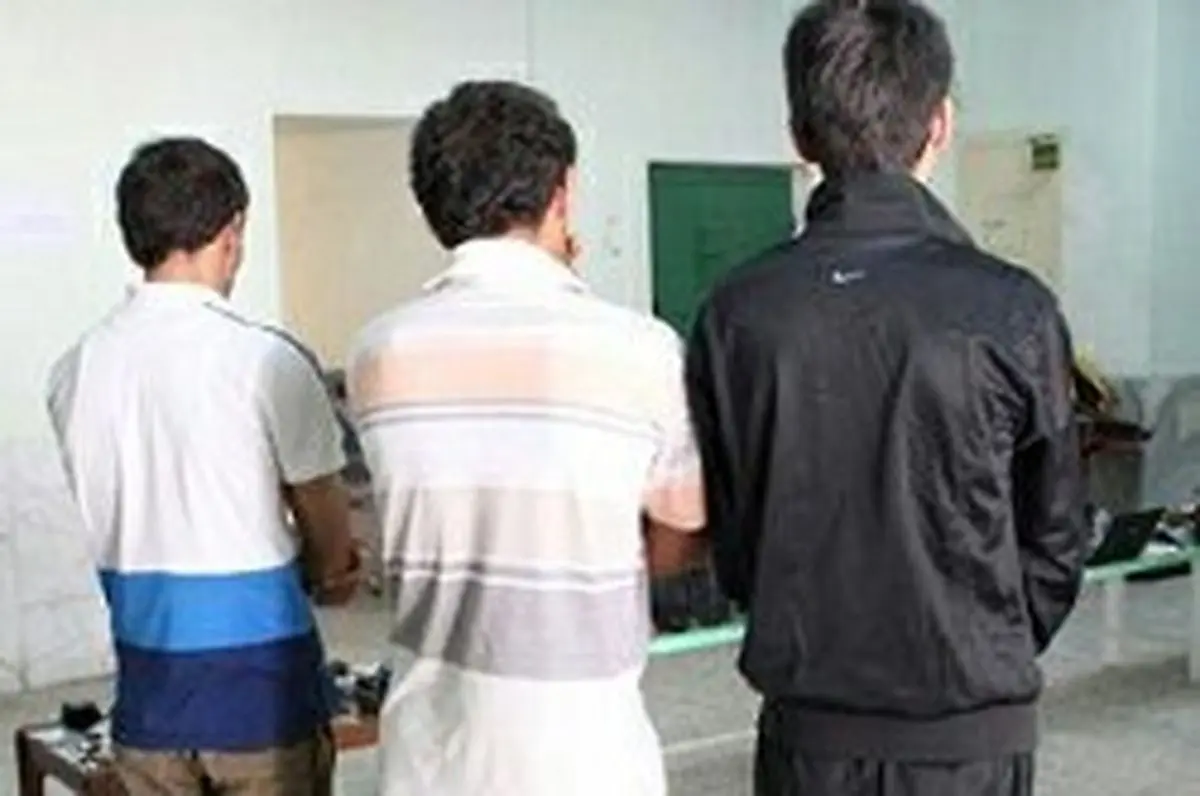  زورگیری 3 دزد از مرد افغان 