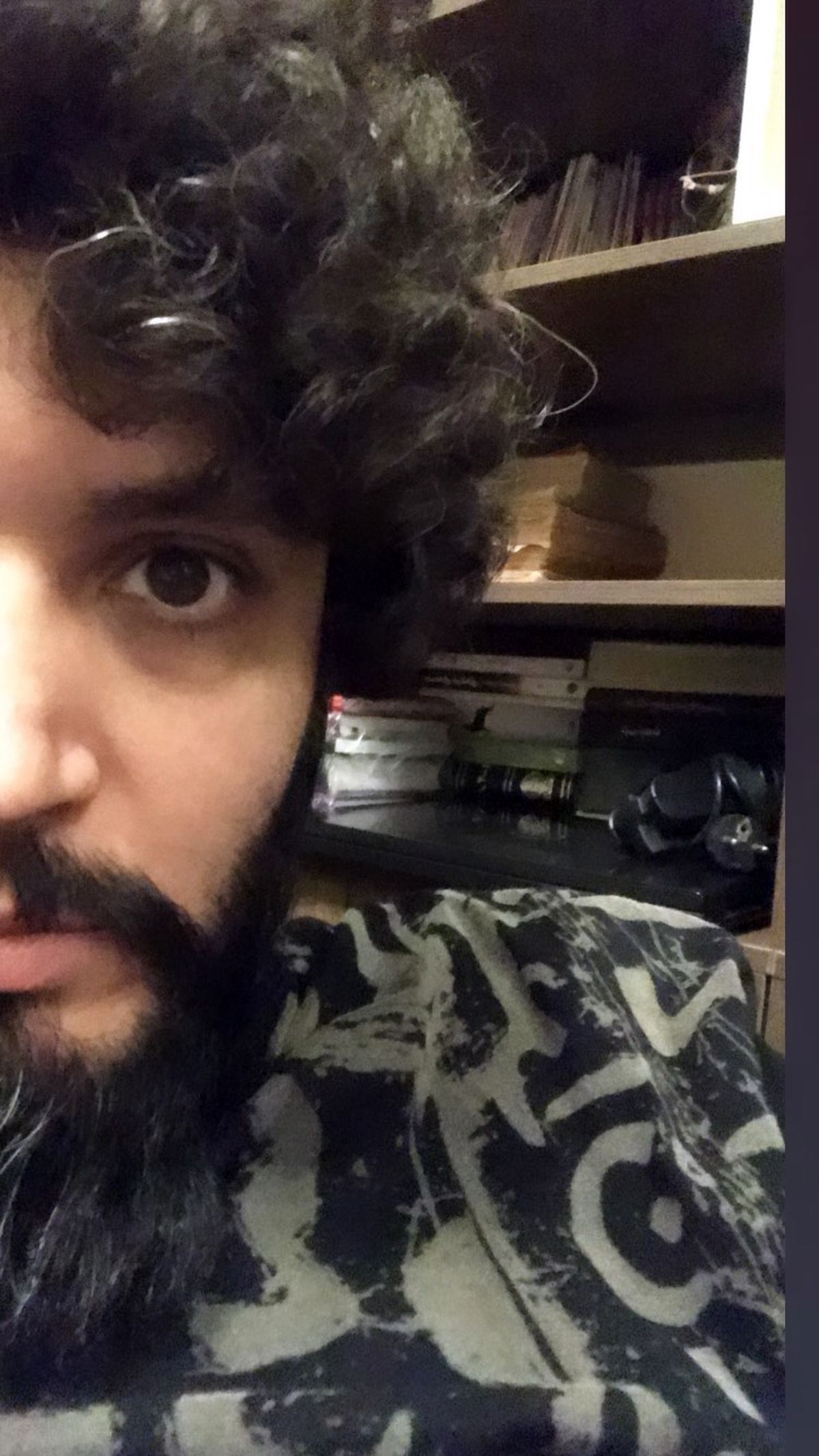 صورت نصفه و‌نیمه‌ آقای بازیگر + عکس