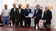 هدیه نفیس جام جهانی به فدراسیون روسیه توسط ساکت+تصاویر