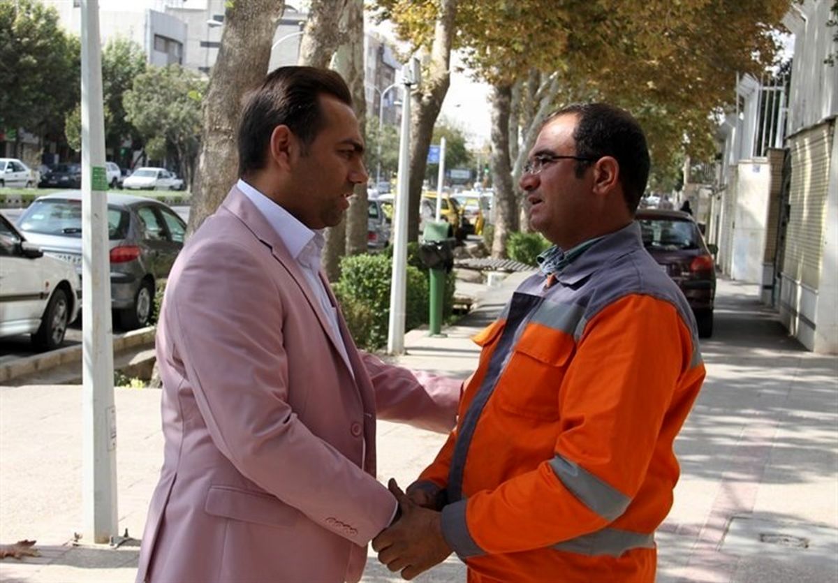 هدیه ۵ میلیون تومانی به ‌پاکبان امانتدار