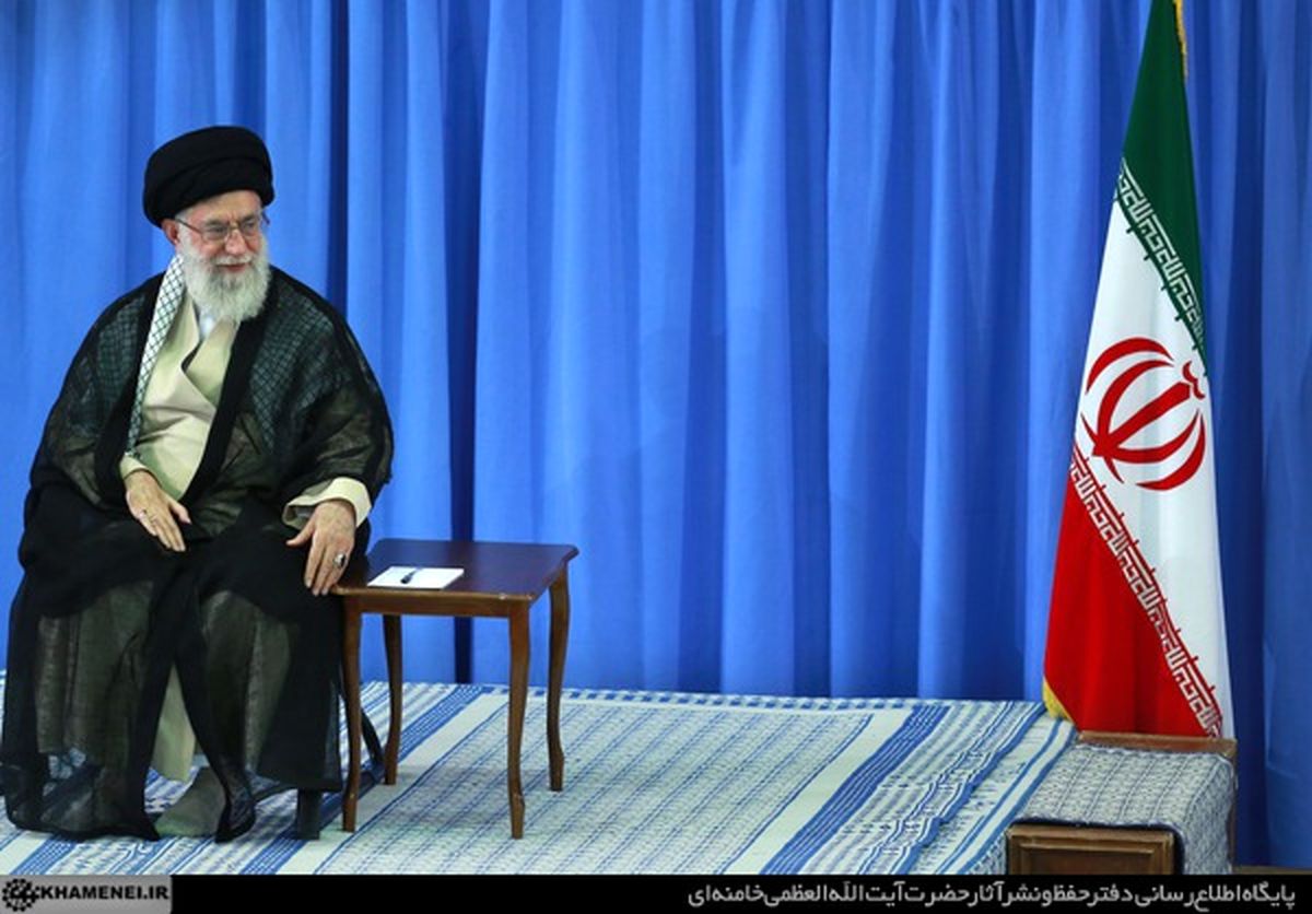 جمعی از نخبگان و اساتید دانشگاه شریف با رهبر انقلاب دیدار کردند
