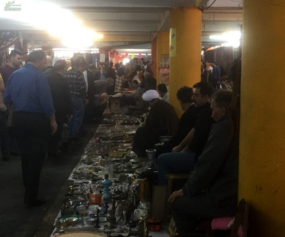 روحانی دستفروش در جمعه بازار تهران/ عکس