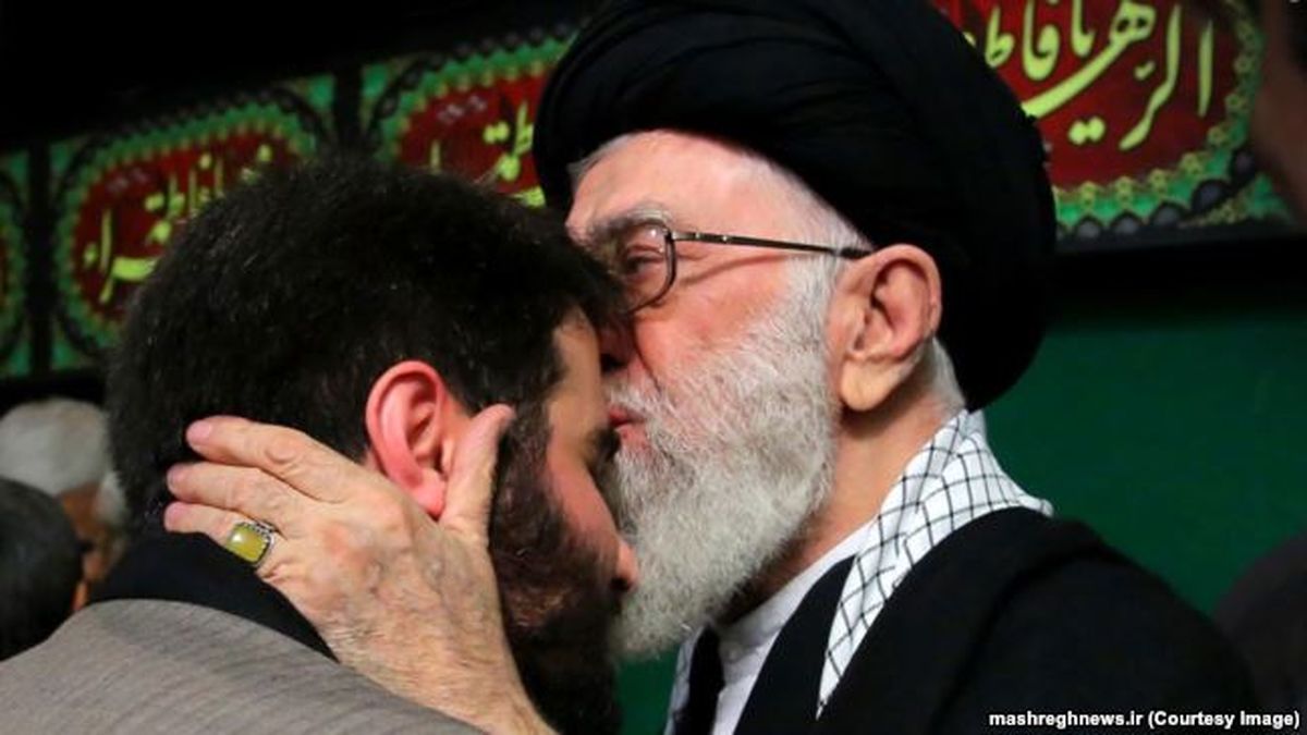 مسولین دولتی: اشعار توهین‌آمیز بوده/رهبر انقلاب: هیچ اهانتی نبوده است