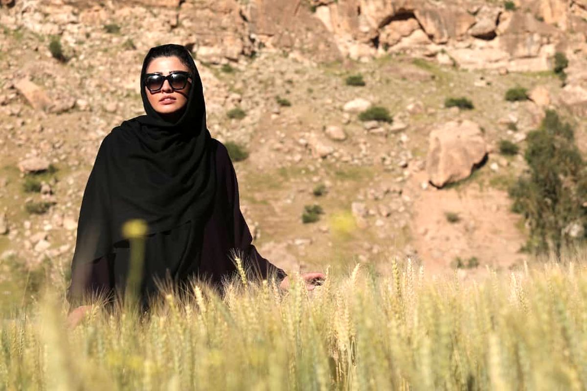 تنهایی بازیگر «علی‌البدل» در گندم‌زار