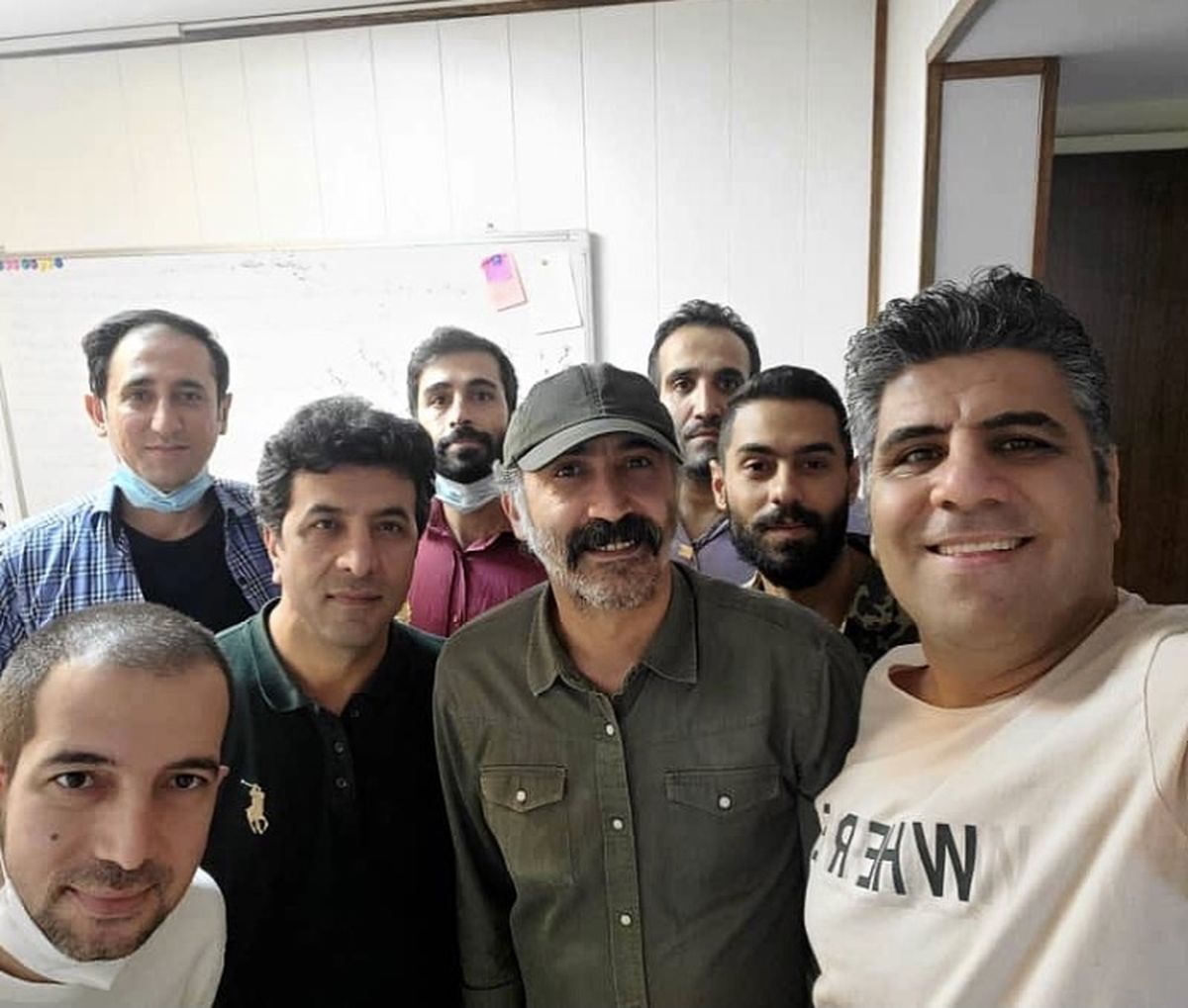 هادی حجازی فر در جمع دوستانش + عکس